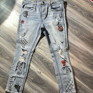 Graphic Distressed Jeans with Patches